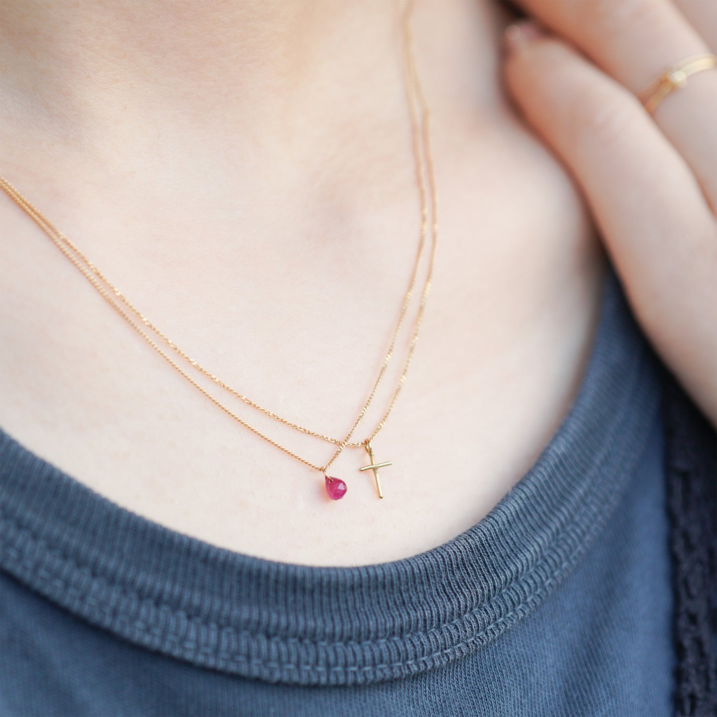 hn-8-8-184 Sクロスネックレス