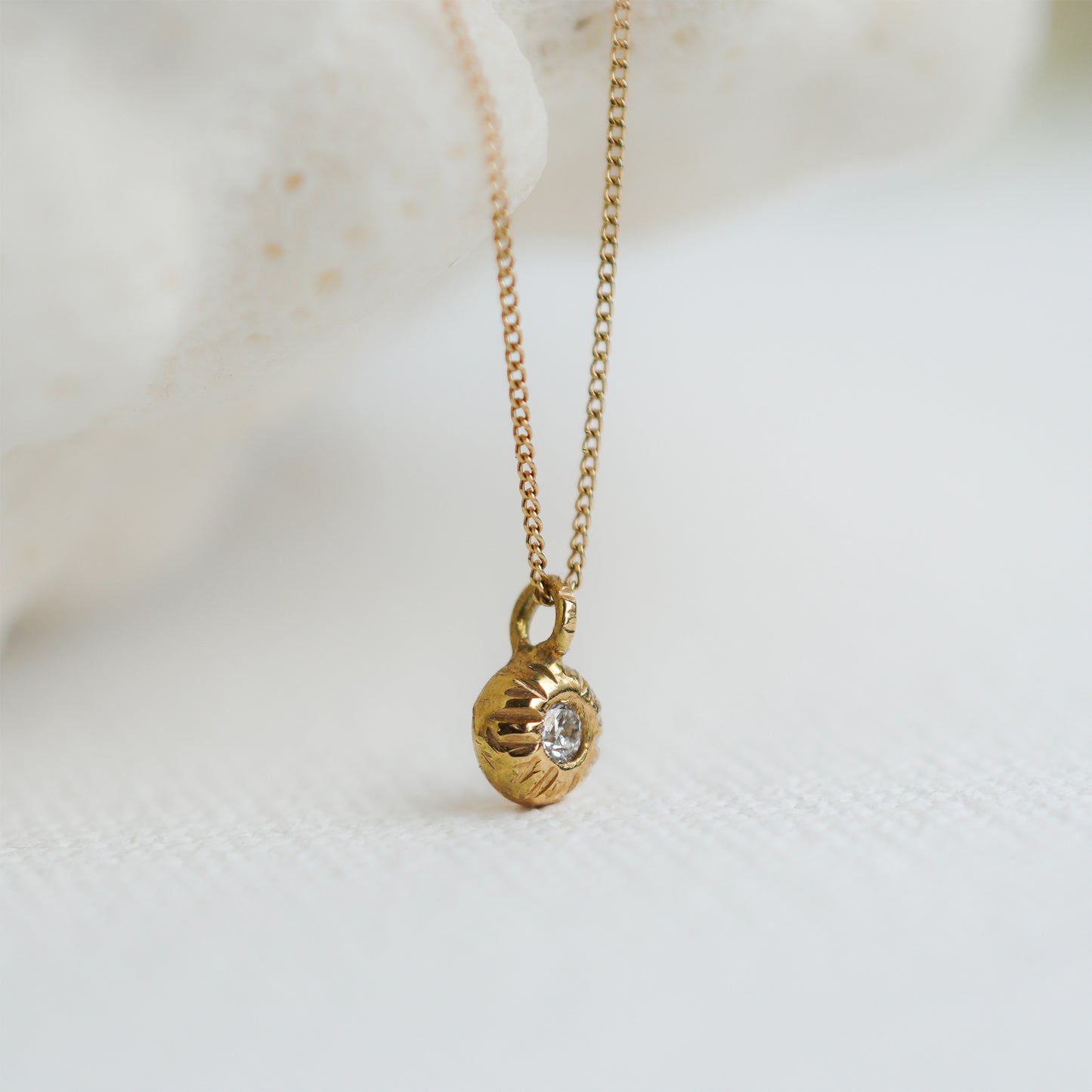 h-n-6-8-115 おまんじゅうダイヤネックレス