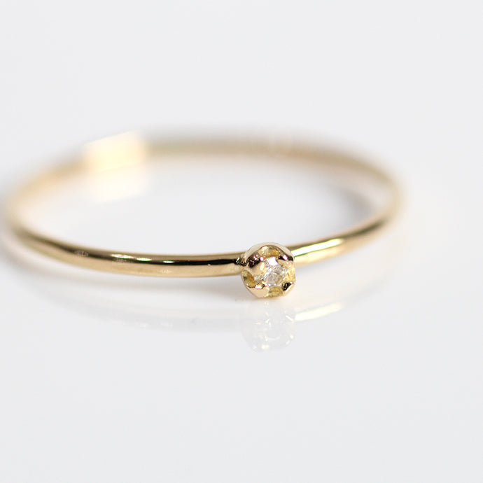 hr-19fw-550 4つ爪ミニダイヤ リング