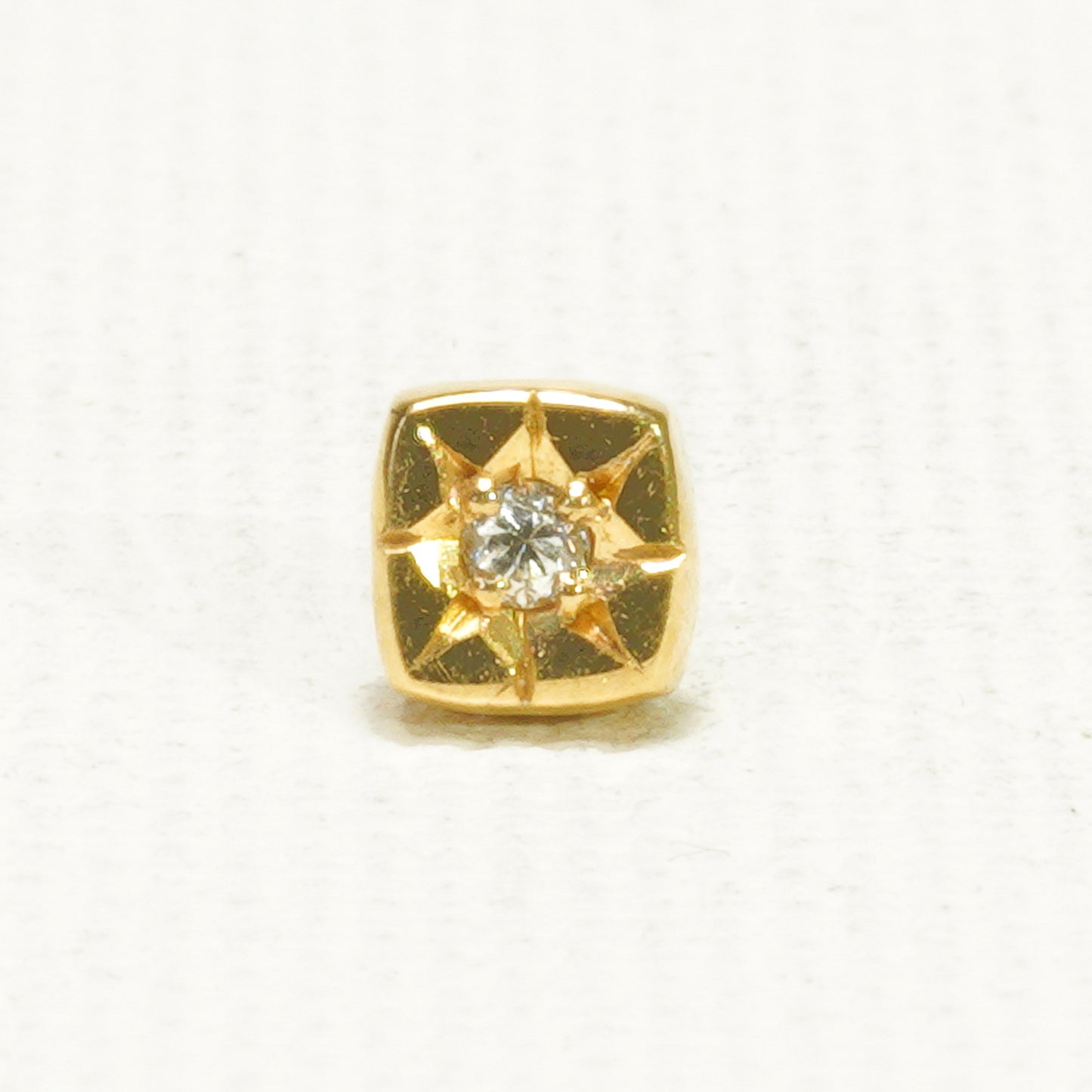 hp-535-16s 星留めダイヤピアス