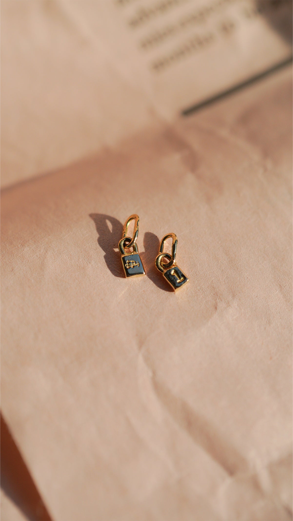 〔オンライン限定〕パドロックチャーム3 wc-5-25