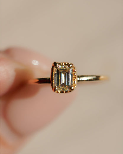 エメラルドカットダイヤモンドリング br-224