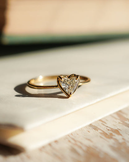 ハートシェイプカットダイヤモンドリング br-216